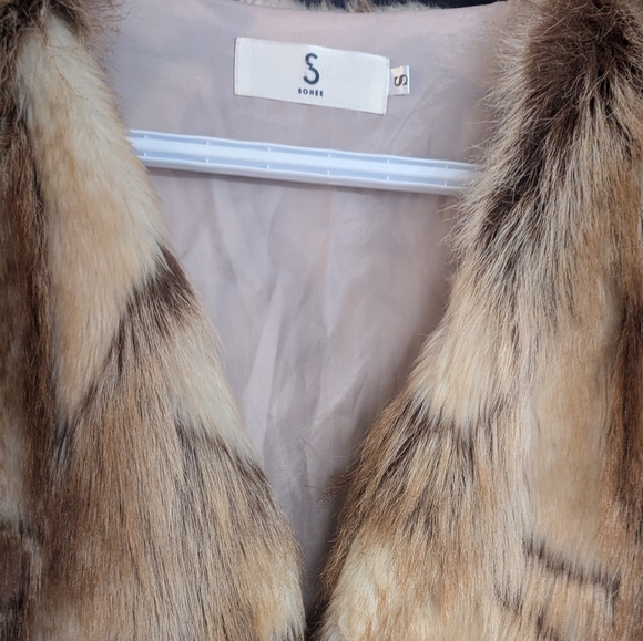 Korean Faux fur jacket - Picture 4 of 4